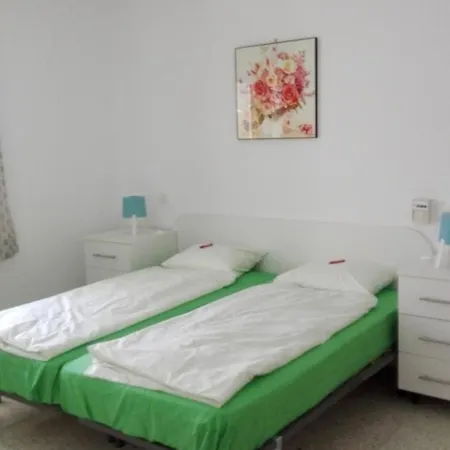 Сasa de vacaciones Ferienhaus In Mit Garten, Terrasse Und Gemeinschaftlichem Pool *