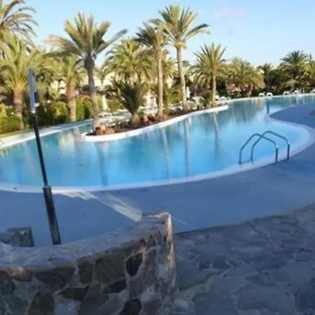Ferienhaus In Mit Garten, Terrasse Und Gemeinschaftlichem Pool